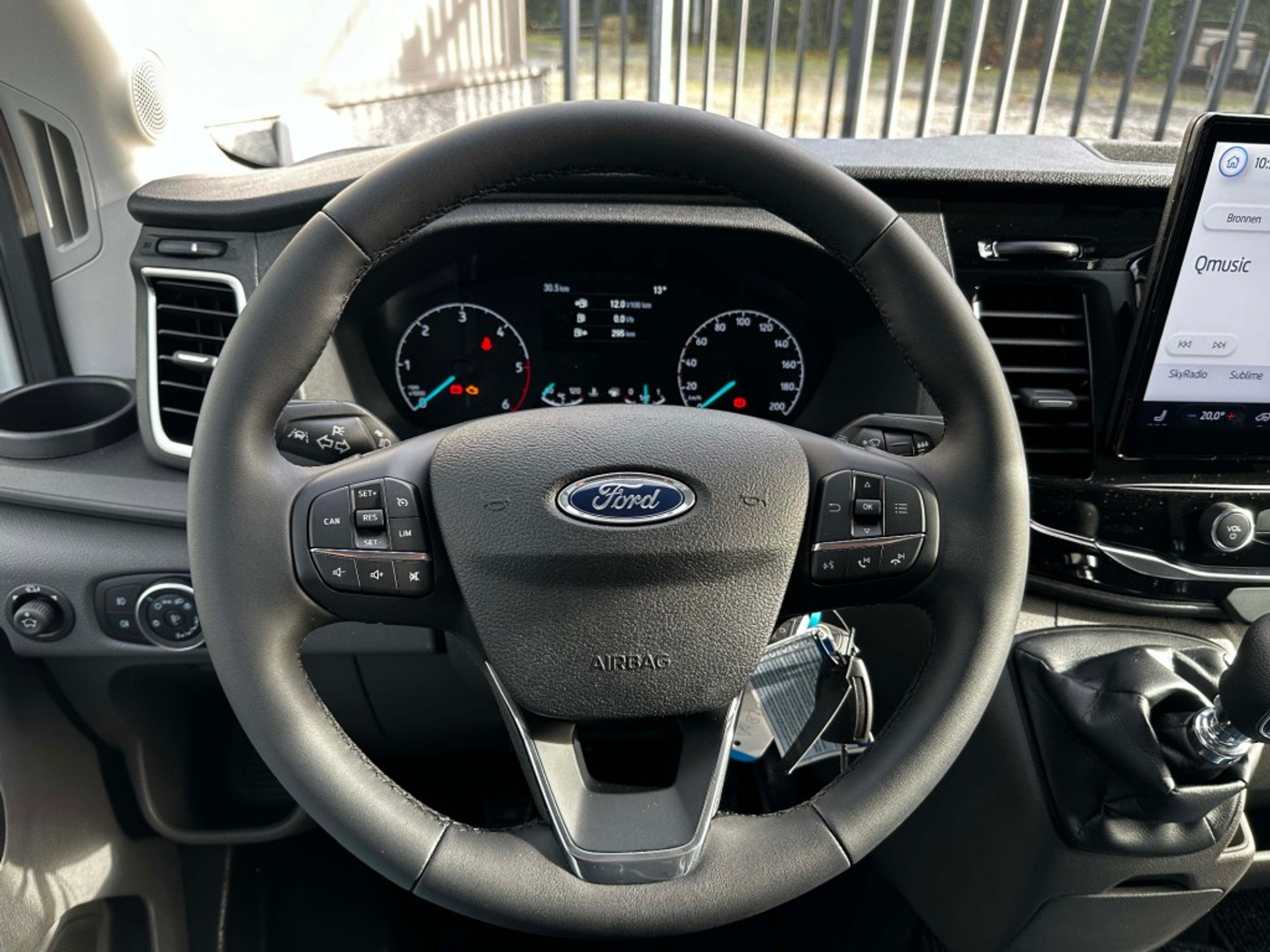 40734654-3.jpg